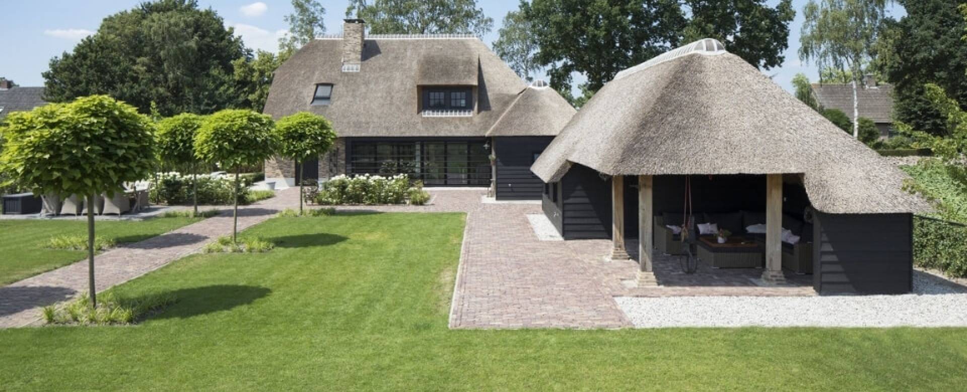 Wat is het verschil tussen een moderne villa en een klassieke villa?
